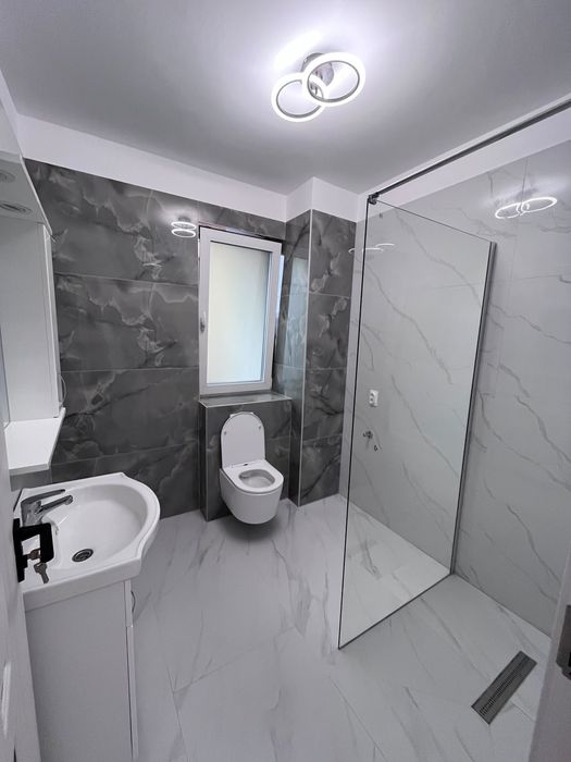Închiriez apartament 3 camere in  Floresti