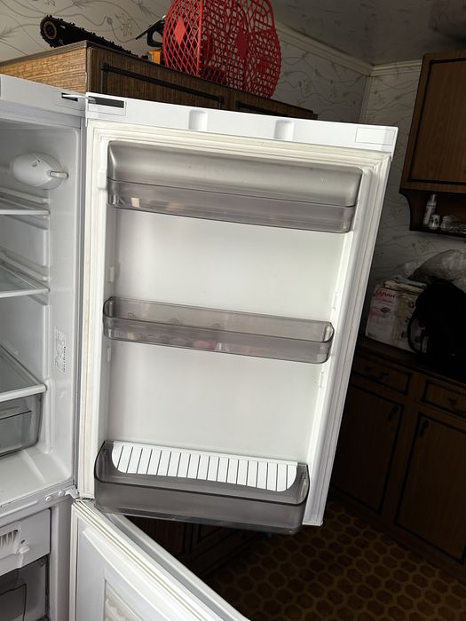 Холодильник Ariston