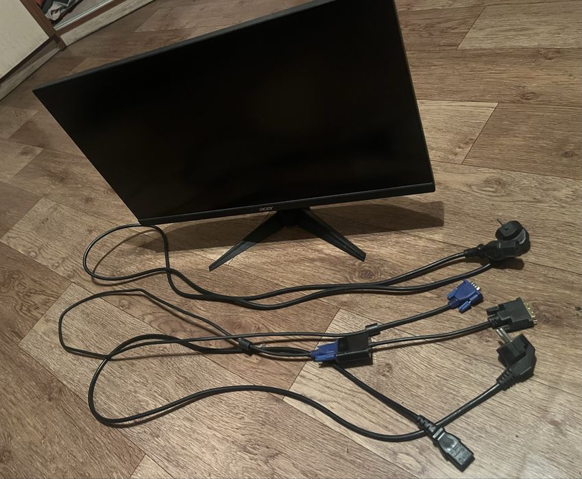 Монитор асеr почти новый