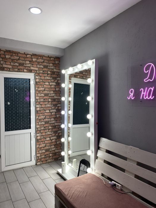 Аренда кушетки около меги