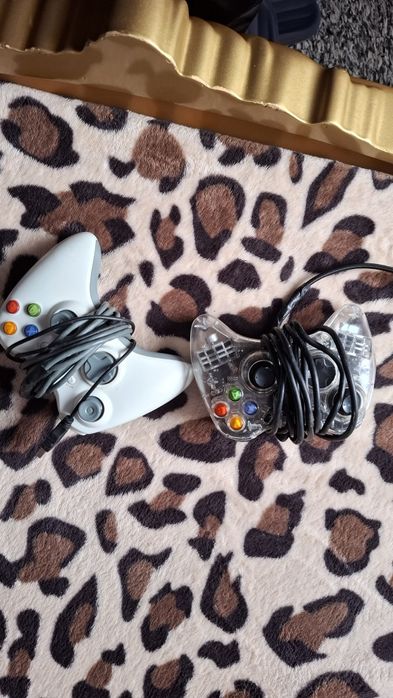 Vând Xbox 360 în stare bună