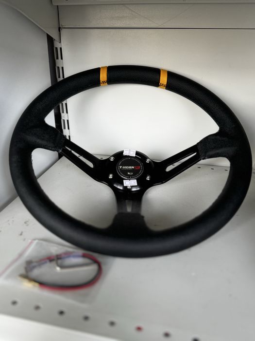 Спортен волан за автомобил