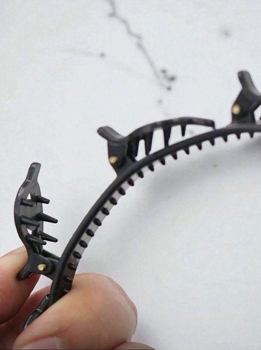 Диадема с щипки за кичури