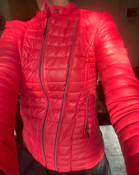 Дамско яке Guess