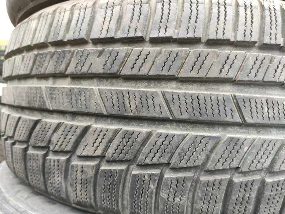 2бр Зимни гуми 215 40 18 - Toyo