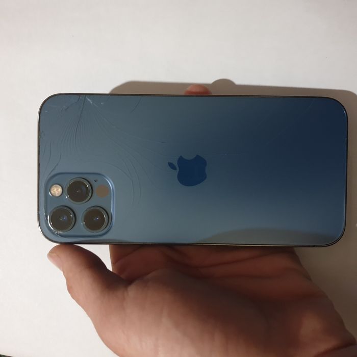 IPhone 12 pro 128gb   sotiladi ishlashi chotki iclodi bor!