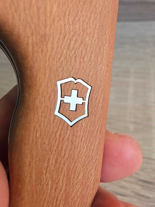 Victorinox Evoke Wood Damast Limited Edition 2026