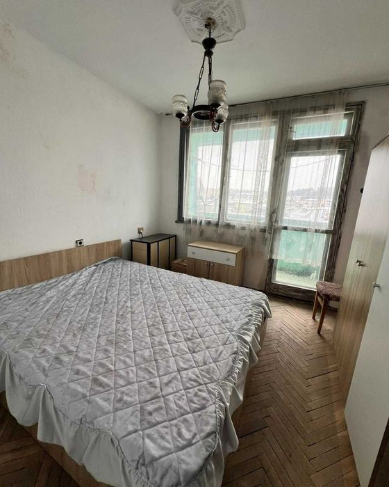 Тристаен апартамент с гледка към Боровата гора в кв. Боровец,