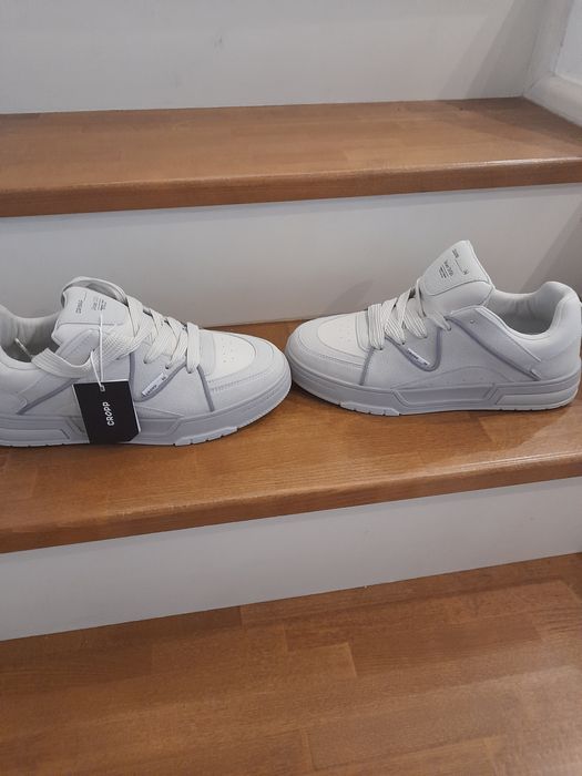 Adidași Cropp ,noi.