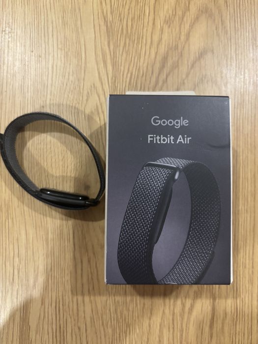 Fitbit air фитнес гривна google obsidian black
