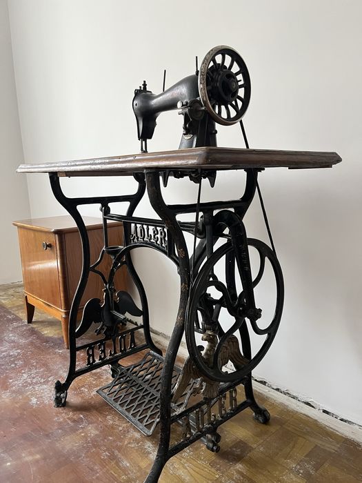 Швейная машинка ретро