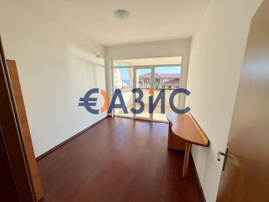 Продава се Двустаен апартамент в Свети Влас - 110 кв.м за 519 €/кв.м - Снимка #12