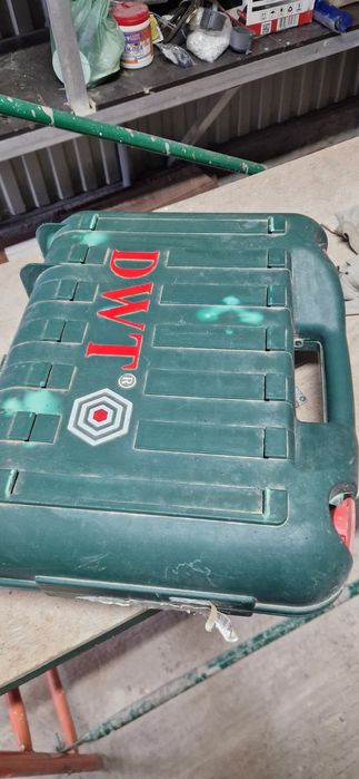 Продам перфоратор . Большой.  Насадка Sds max .