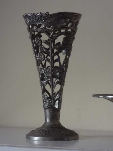 Метална ваза + купа от Германия