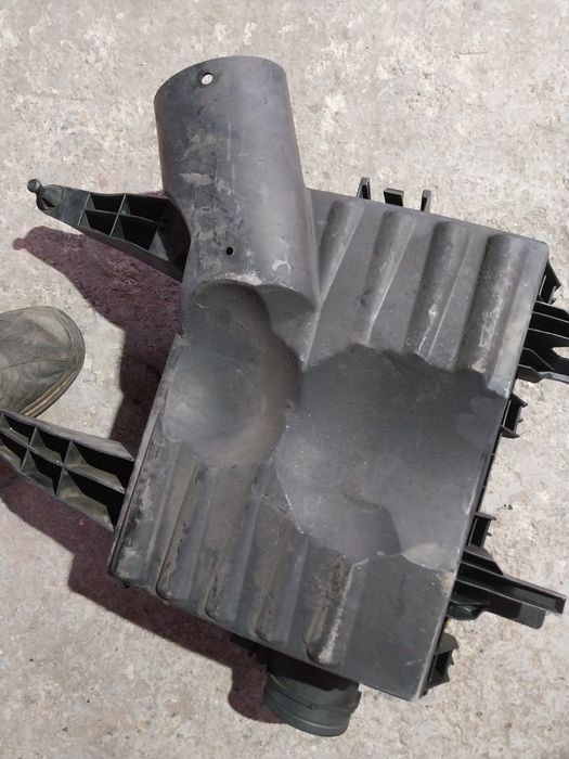 Vând filtru aer mercedes sprinter