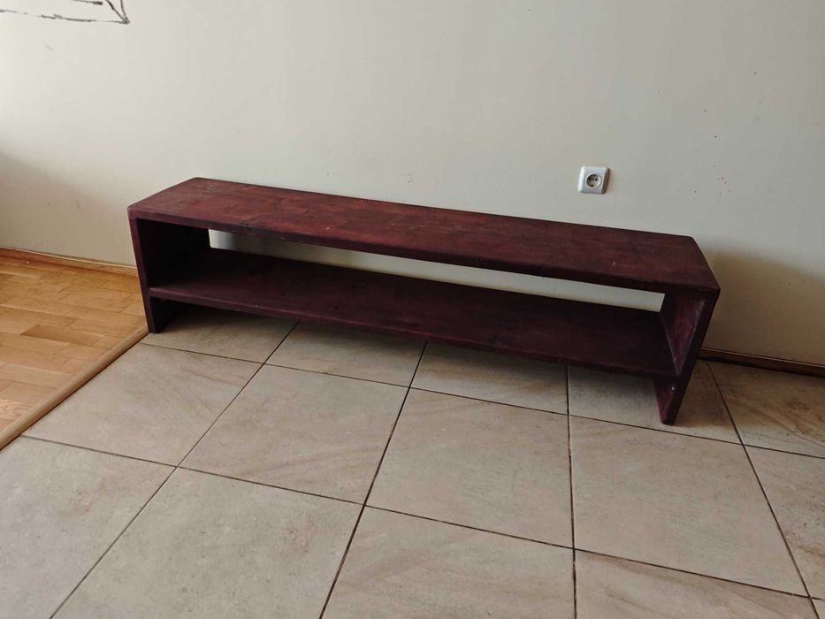 Маса за телевизор от масив