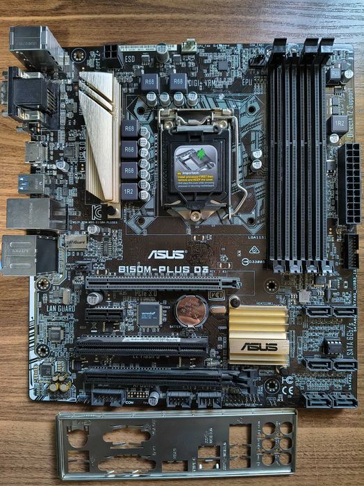 Продам Материнскую Плату Asus B150M-Plus D3 в Хорошем Состоянии