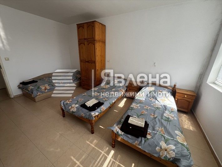 Дава се под наем Тристаен апартамент в Бургас, Славейков - 103 кв.м за 358 € - Снимка #4