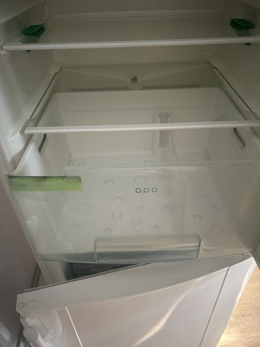 Продам холодильник Electrolux