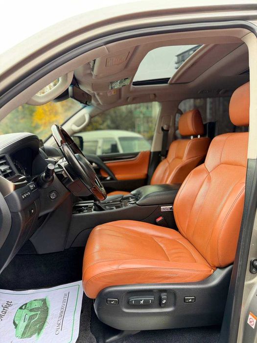 Sotuvda Lexus 570 avtomashinamiz