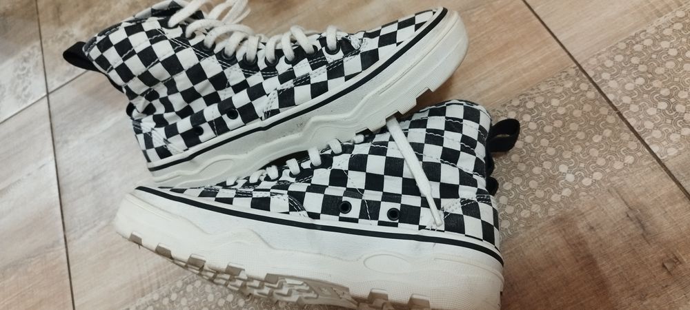 Кецове с платформа Vans