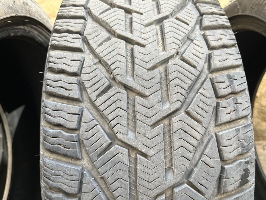Зимни гуми 215 на 40 17