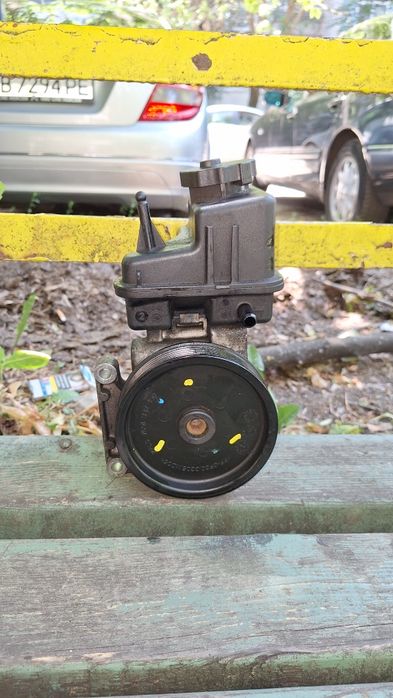 Хидравлична помпа Mercedes  C 220 дизел 2011г.