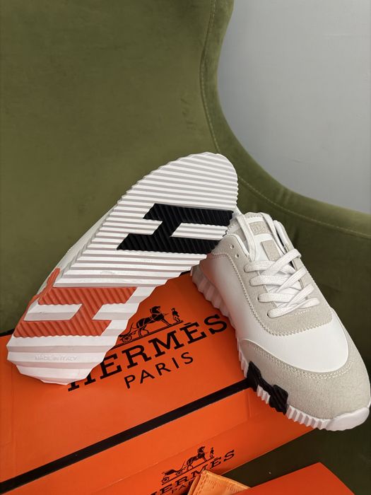 Hermes adidasi noi M43