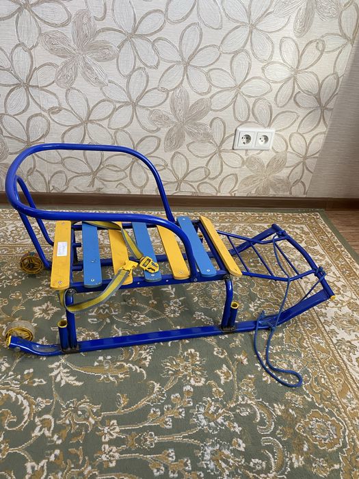 Продам детские санки.