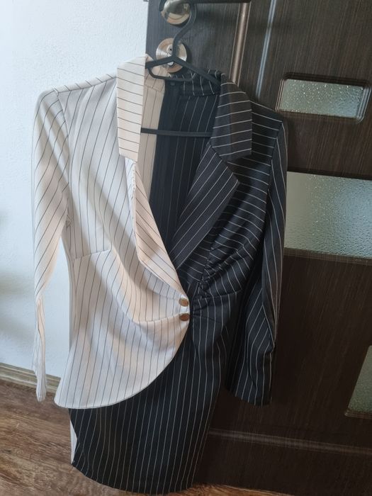 Rochiță ocazie , este noua fara eticheta ,  am primit-o cadoua si de mine este mica.