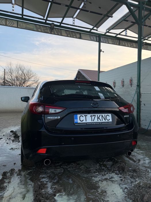 Vând Mazda 3 2016