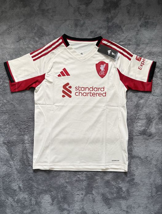 Футболна тениска на Liverpool F. C.