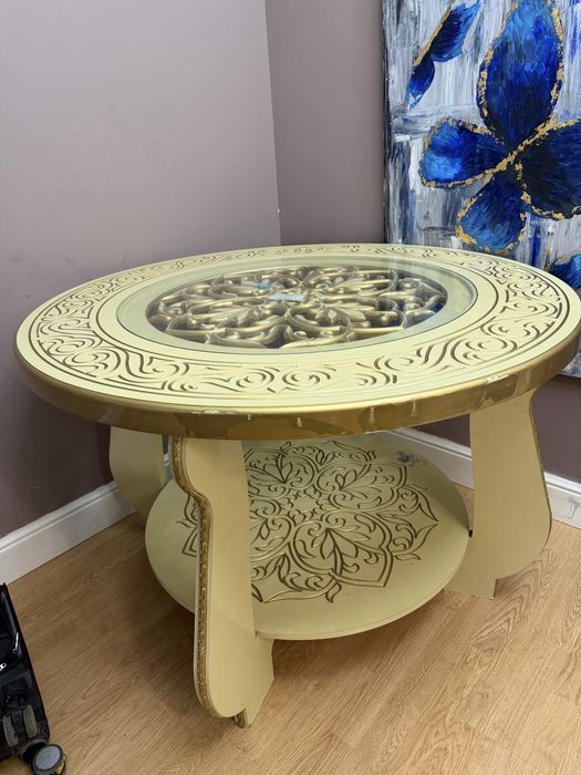 Продается обеденный стол