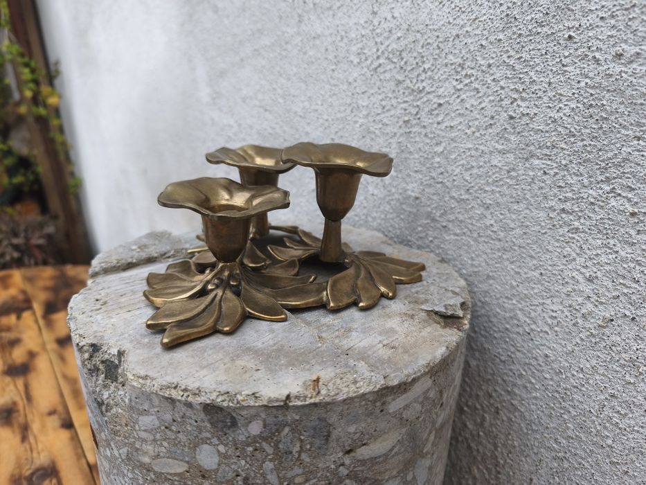 Троен месингов свещник