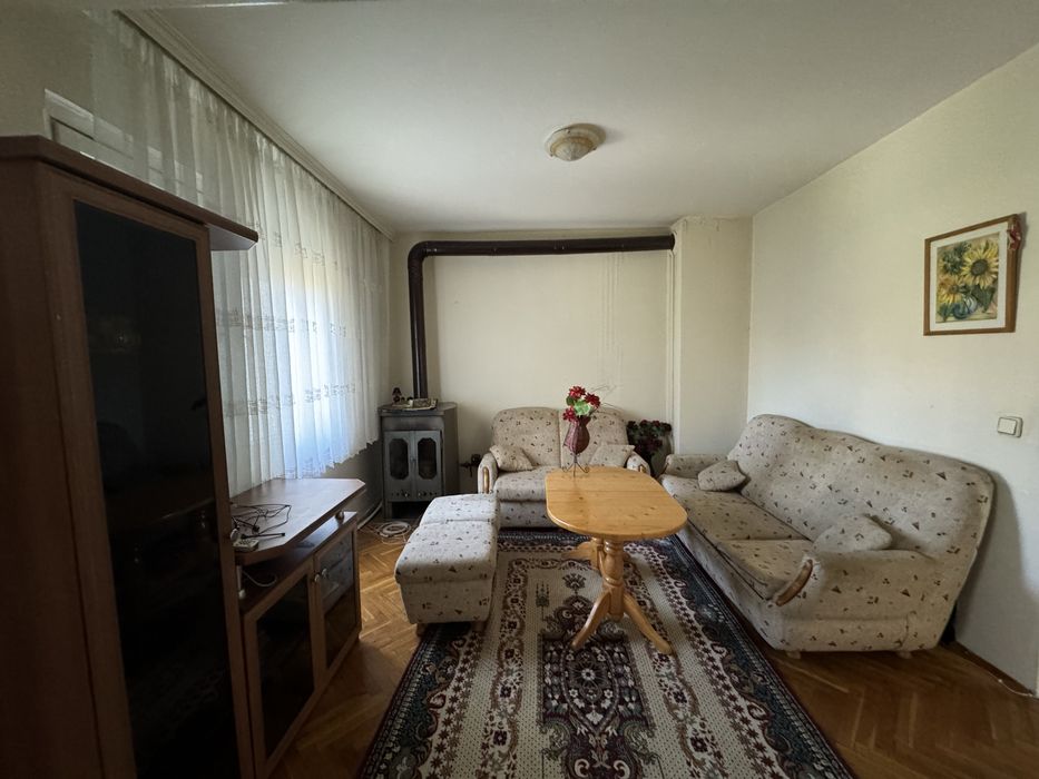 Дава се под наем Тристаен апартамент в Казанлък - 901 кв.м за 204 € - Снимка #3