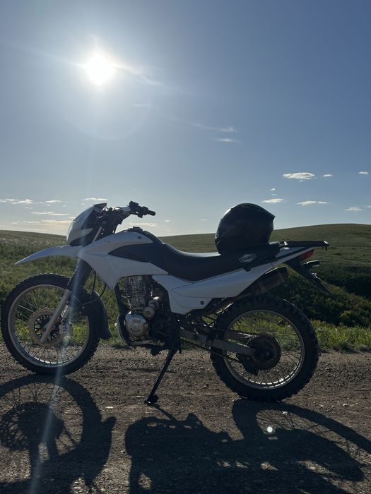 Продам мотоцикл эндуро 250