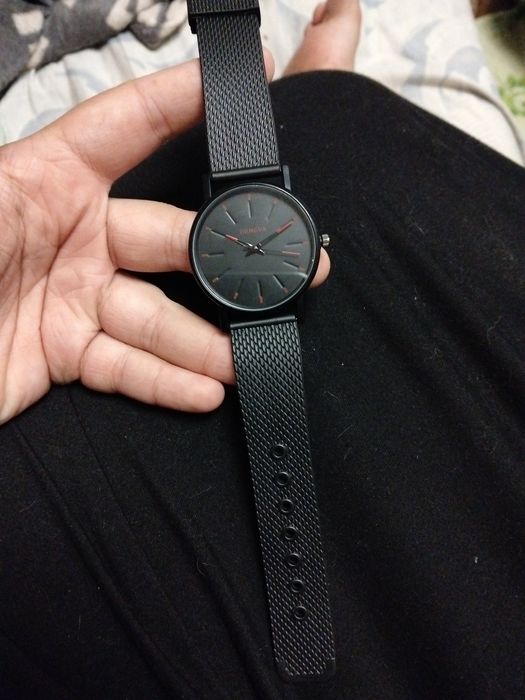 Продам Часы новые