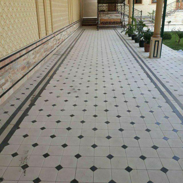 Kafel, burschatka, travertin, sokl toshlar ustasi va materillari bor