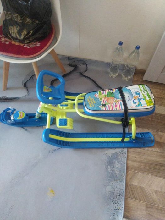 Продам снегокат .