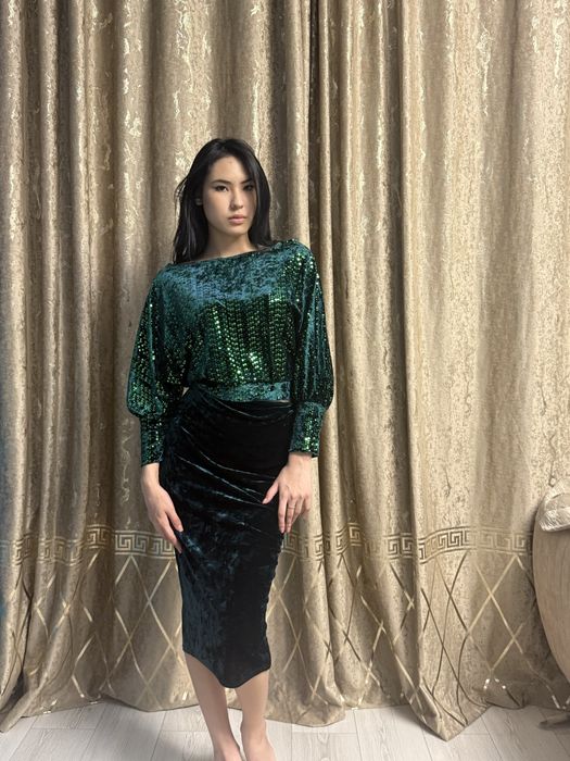 Платья все почти новые одевала пару раз