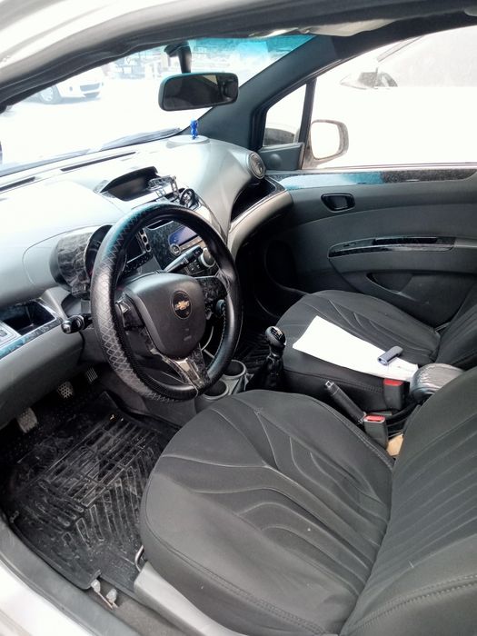 Сотилди Спарк 2011 бинзин факат  оформления