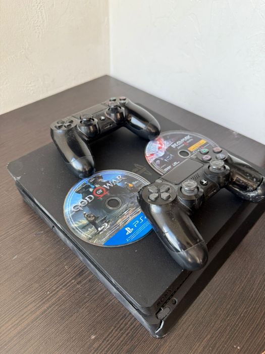 Plastation 4 slim ,пс 4 слим