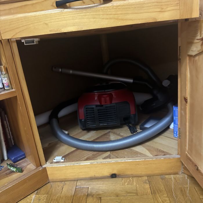 TV шкафче естествено дърво