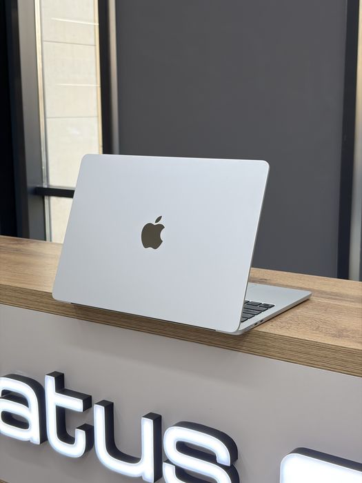 Macbook Air M2 8/256gb| iStatus store