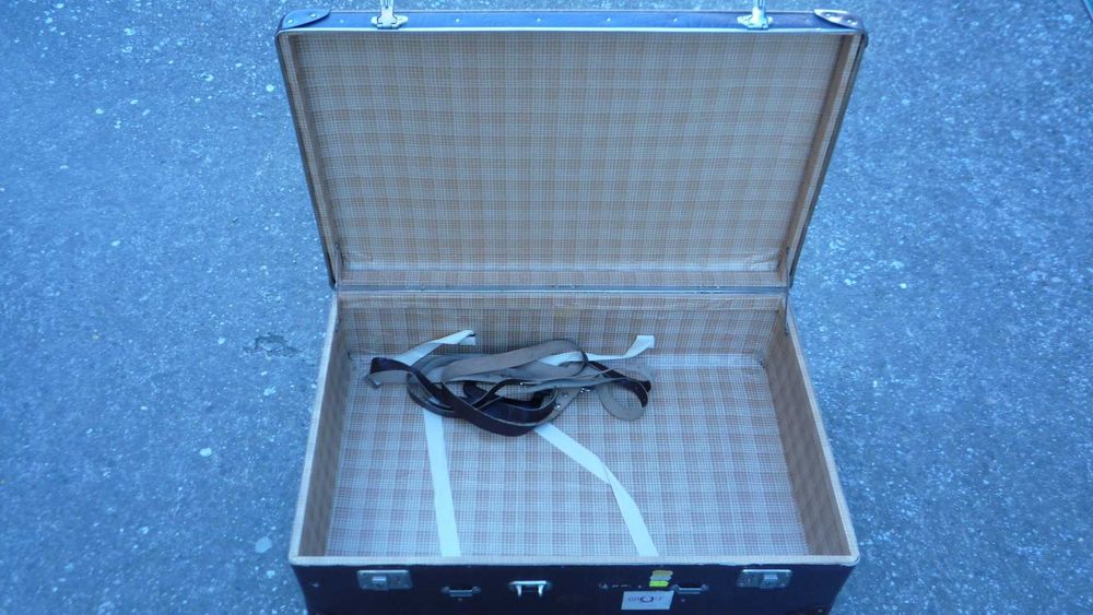 Стари куфари в добро състояние