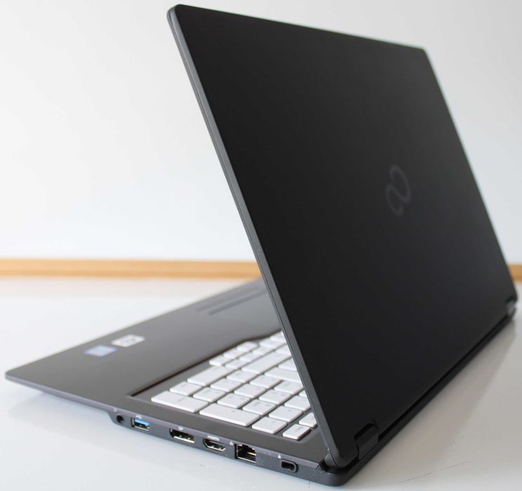 Лаптоп FUJITSU Notebook LIFEBOOK U758 15.6'' i5-7200\8GB\256GB SSD