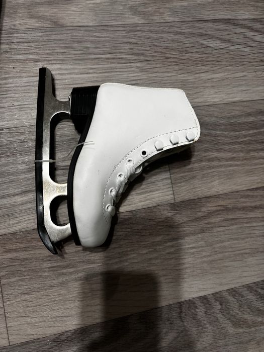 Коньки белые для девочек  28 размер