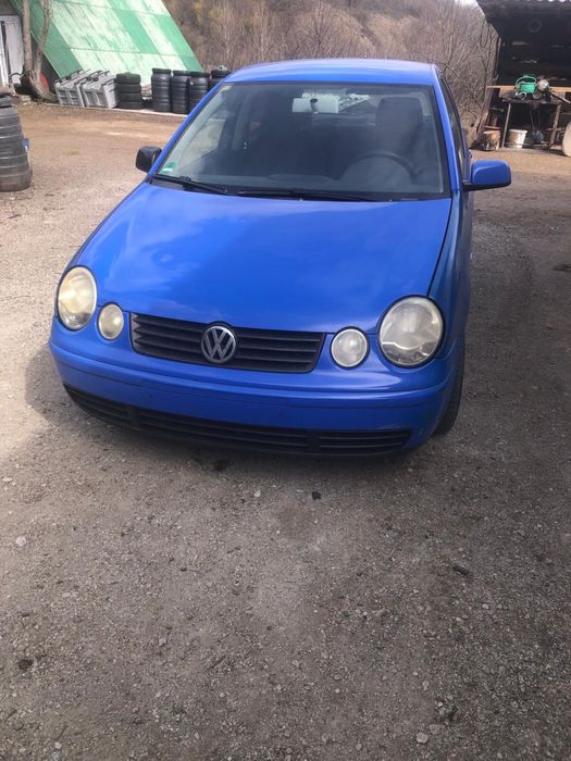 Vand doua volkswagen polo motor 1.9 TDI 1650 de euro este pretul total pentru ambele cel alabastru este 700 de euro si cel gri 950 de euro