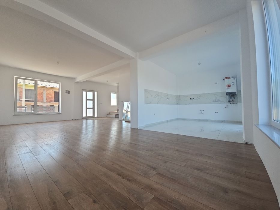 Casa individuala, 700 mp teren, zonă Valea Lupului-Rediu