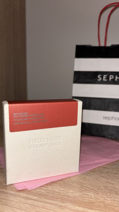 Pudră HAUSLABS  -bronzer si iluminator (nuanta chocolate opal)